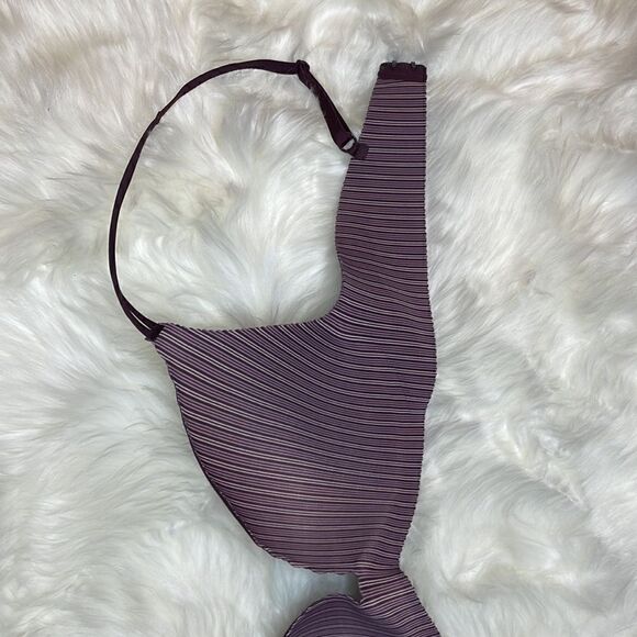 Victoria's Secret Angels Secret Embrace Bra - Picture 10 of 13